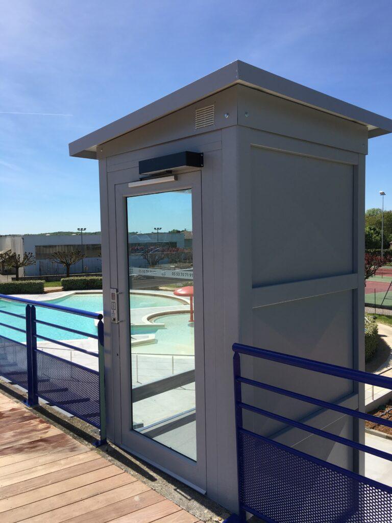 élévateur PMR extérieur