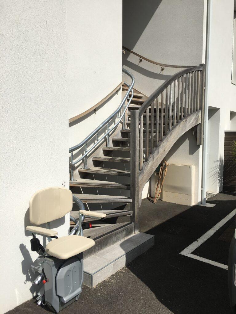 Chaise monte-escaliers
