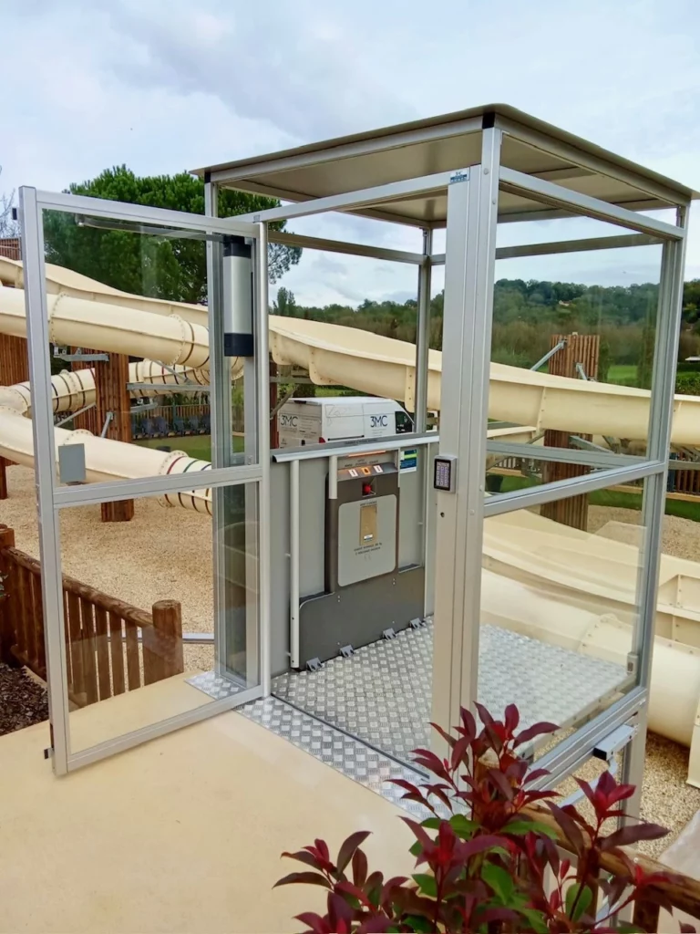 Réalisation d'une plateforme verticale AEA au sein du Domaine de Soleil Plage à Sarlat - 24